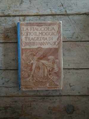 La fiaccola sotto il moggio