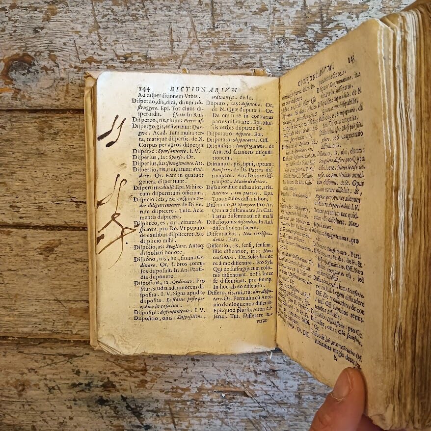 Dictionarium Ciceronianum Francisci Priscianensis, in quo omnia vocabula Ciceroniana leguntur, atque Italicè explicantuur. Opus ad Latini sermonis intelligentiam, atque ad eius incorruptam integritatem seruandam accommodatum, Adolescentibusqe utilissimum. - immagine 6
