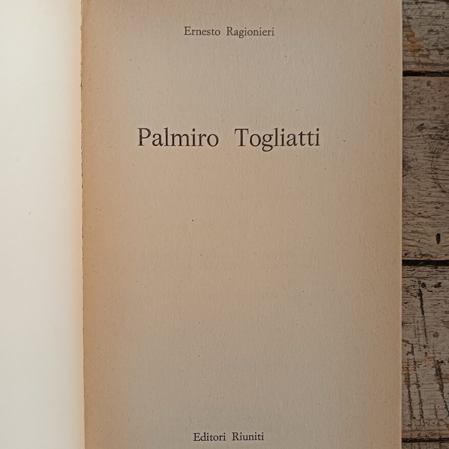 Lotto 9 libri Editori Riuniti:
Wlodzimier Brus, Economia e politica nel socialismo - Aa. Vv., Ideologia e azione politica - Barry Commoner, La tecnologia del profitto - Ernesto Ragionieri, Palmiro Togliatti - Ferenc Janossy, La fine dei miracoli economici - Karel Kosik, La nostra crisi attuale - Salvador Allende, La forza della ragione - Tuong Chinh, Ho Chi Minh - Kitty Arseni, Nelle carceri dei colonnelli - immagine 11