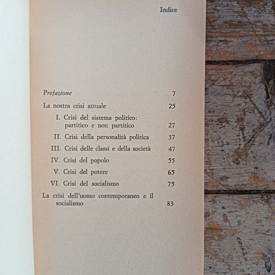 Lotto 9 libri Editori Riuniti:
Wlodzimier Brus, Economia e politica nel socialismo - Aa. Vv., Ideologia e azione politica - Barry Commoner, La tecnologia del profitto - Ernesto Ragionieri, Palmiro Togliatti - Ferenc Janossy, La fine dei miracoli economici - Karel Kosik, La nostra crisi attuale - Salvador Allende, La forza della ragione - Tuong Chinh, Ho Chi Minh - Kitty Arseni, Nelle carceri dei colonnelli - immagine 18