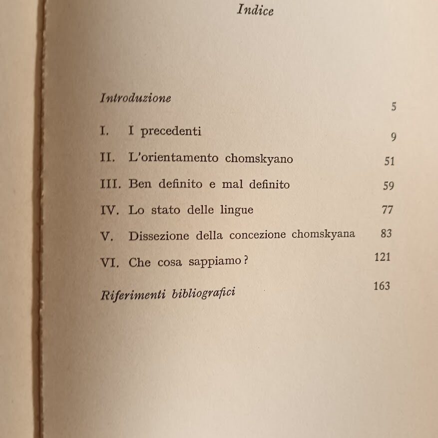 Lotto 7 libri linguistica e filologia:
Alberto Zamboni, L'etimologia - P. Giovan Battista Mancarella, Linguistica romanza - Maria Vittoria Molinari, La filologia germanica - Bruno Basile (cura di), Letteratura e filologia - Charles F. Hockett, La linguistica americana contemporanea - André Martinet, Elementi di linguistica generale - Charles Camproux, Le lingue romanze - immagine 12