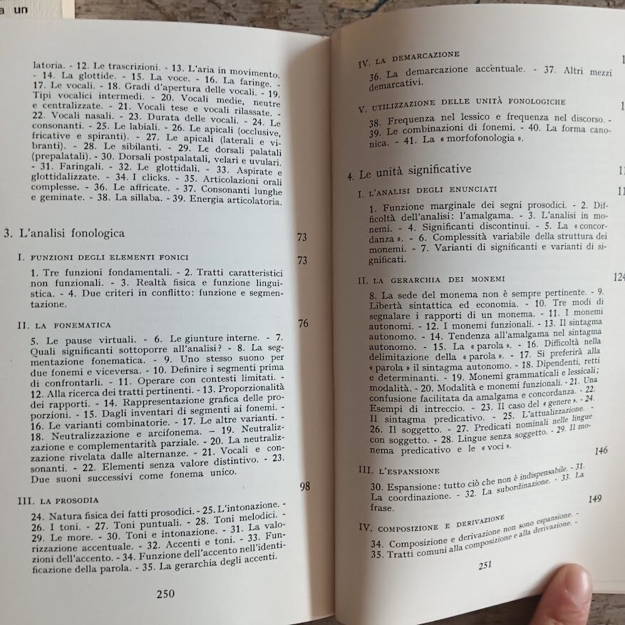 Lotto 7 libri linguistica e filologia:
Alberto Zamboni, L'etimologia - P. Giovan Battista Mancarella, Linguistica romanza - Maria Vittoria Molinari, La filologia germanica - Bruno Basile (cura di), Letteratura e filologia - Charles F. Hockett, La linguistica americana contemporanea - André Martinet, Elementi di linguistica generale - Charles Camproux, Le lingue romanze - immagine 14