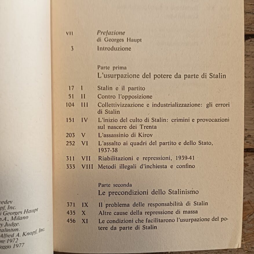 Lotto 4 libri Mondadori sul comunismo sovietico:
Lev Trotskij, Scritti 1929-1936 - Lev Trotskij, La rivoluzione permanente - Leonard Schapiro, Governo e politica in URSS - Roy A. Medvedev, Lo stalinismo (2 voll.) - immagine 11