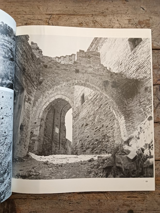 Architettura fortificata nelle Marche. Mura, torri, rocche, castelli - immagine 3