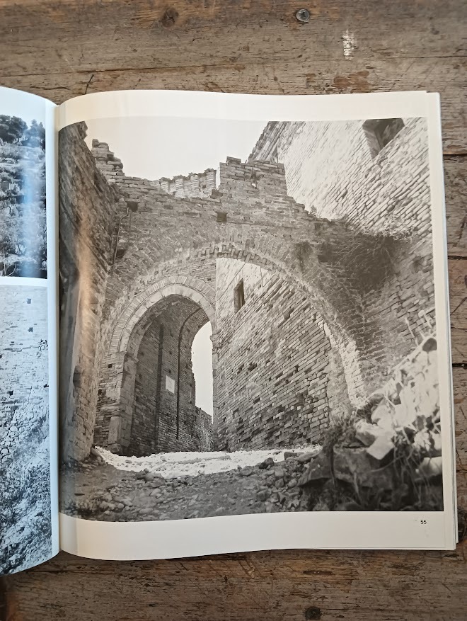 Architettura fortificata nelle Marche. Mura, torri, rocche, castelli - immagine 7