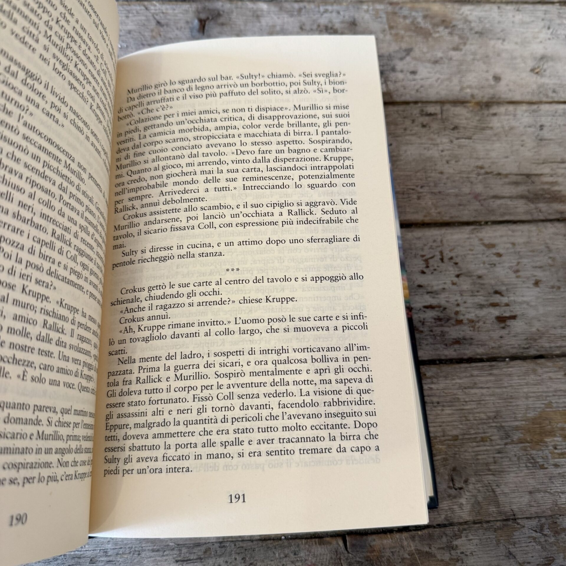 I giardini della luna. La caduta di Malazan (Vol. 1) - immagine 3